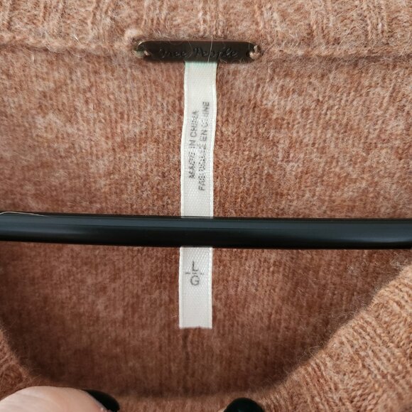 Free People Cashmere Tan Cropped Long Sleeve Sweater - Size L - Picture 3 of 8